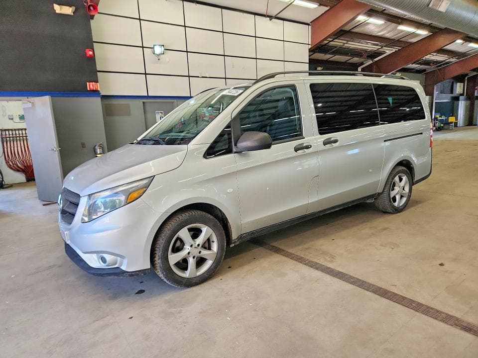 2016 MERCEDES-BENZ METRIS