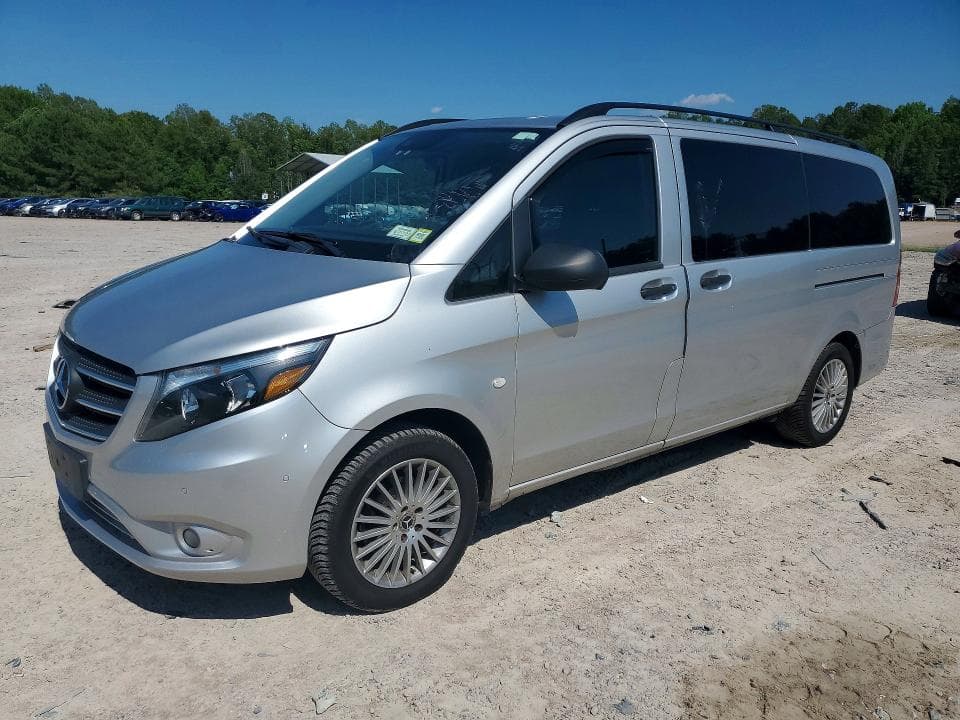 2019 MERCEDES-BENZ METRIS