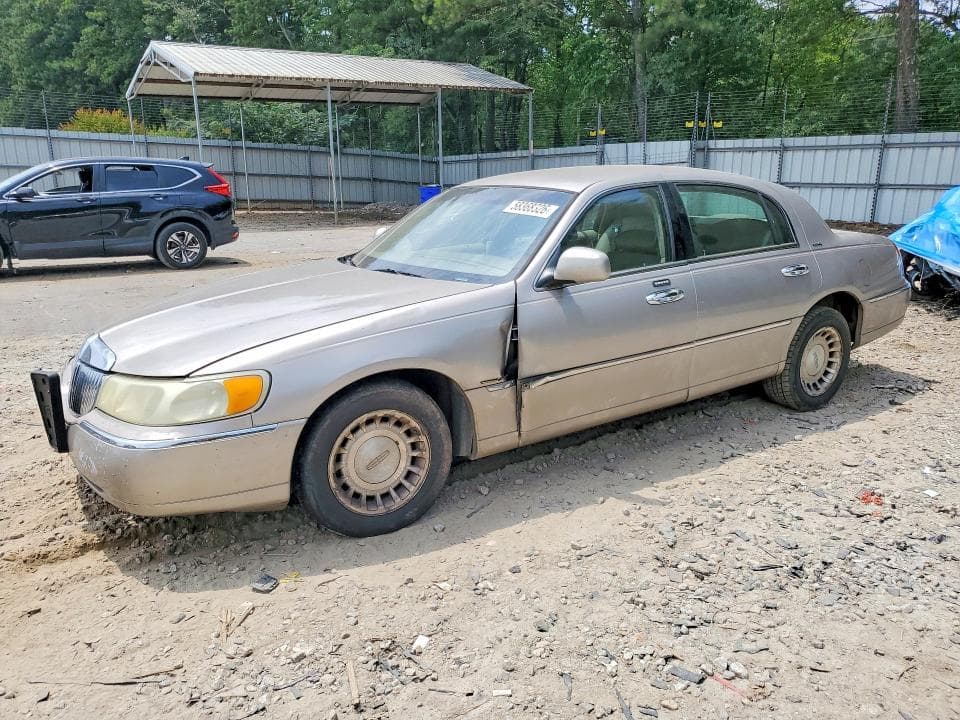 2002 LINCOLN TOWN CAR EXECUTIVE
