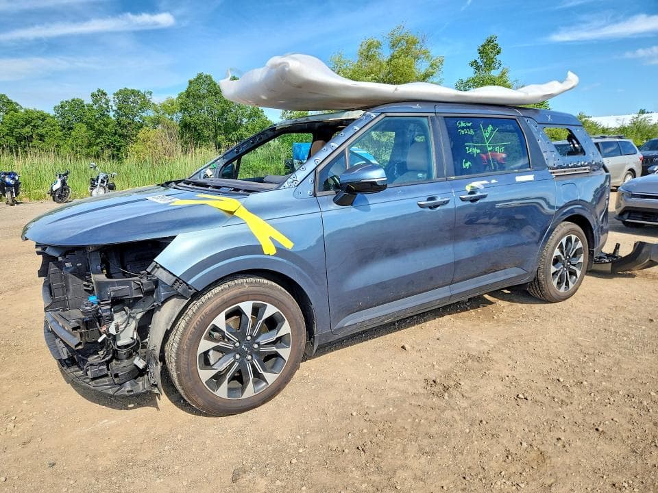 2022 KIA CARNIVAL EX