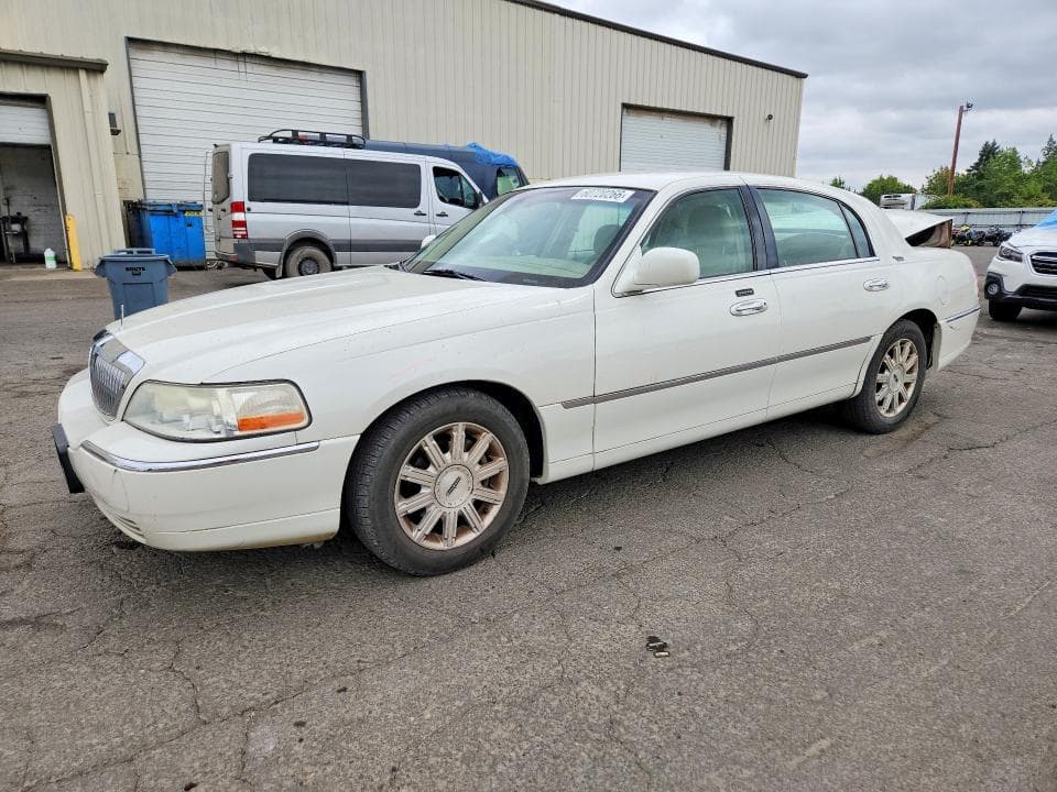 2006 LINCOLN TOWN CAR SIGNATURE LIMITED
