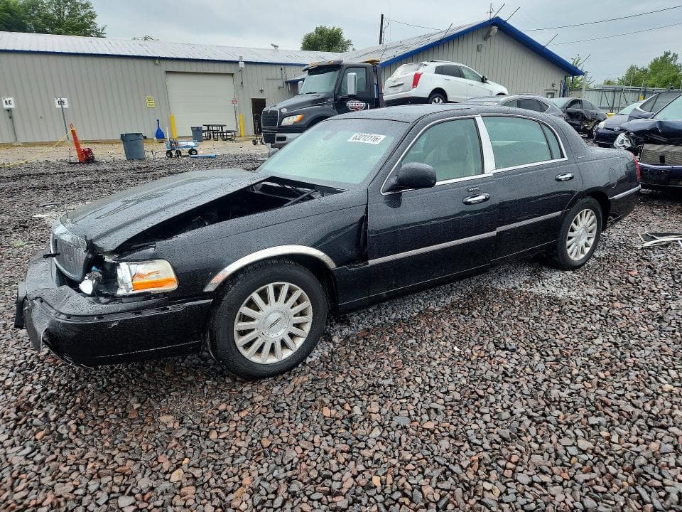 2003 LINCOLN TOWN CAR SIGNATURE