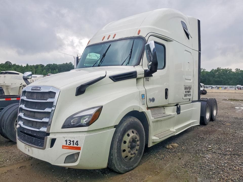 2019 FREIGHTLINER CASCADIA 126 SEMI TRUCK