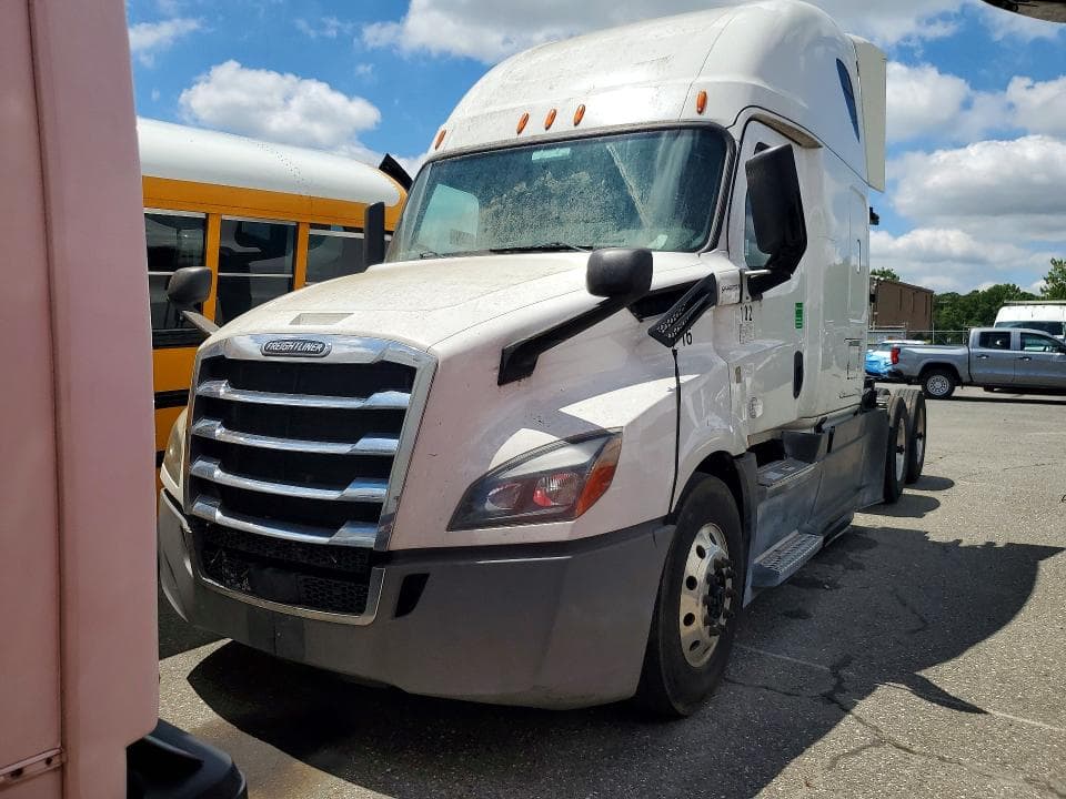 2019 FREIGHTLINER CASCADIA 126 SEMI TRUCK