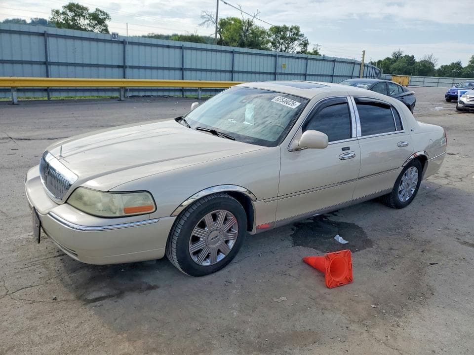 2003 LINCOLN TOWN CAR CARTIER