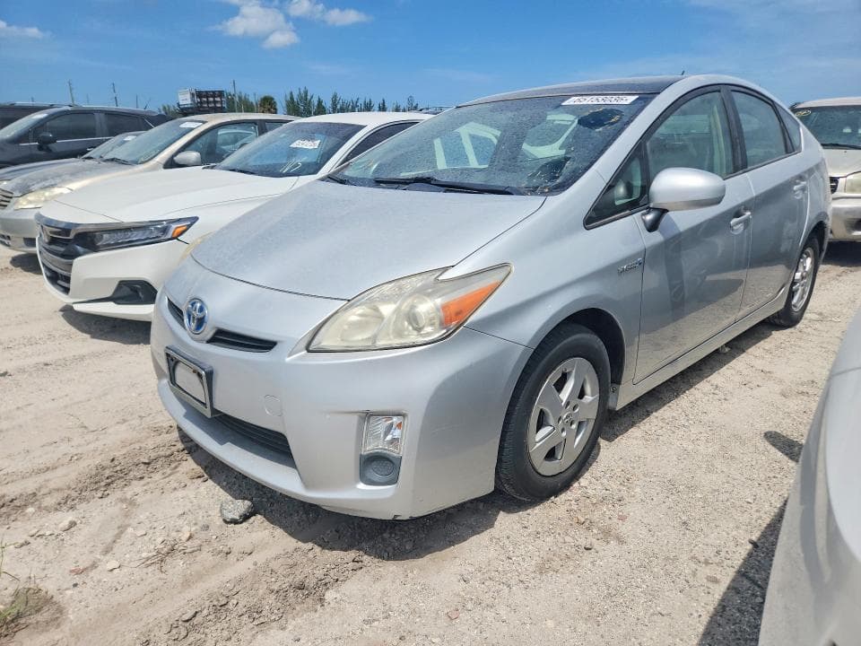 2010 TOYOTA PRIUS III