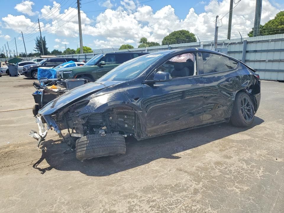2024 TESLA MODEL Y