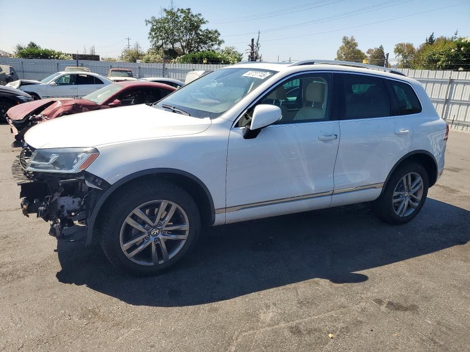 2015 VOLKSWAGEN TOUAREG V6
