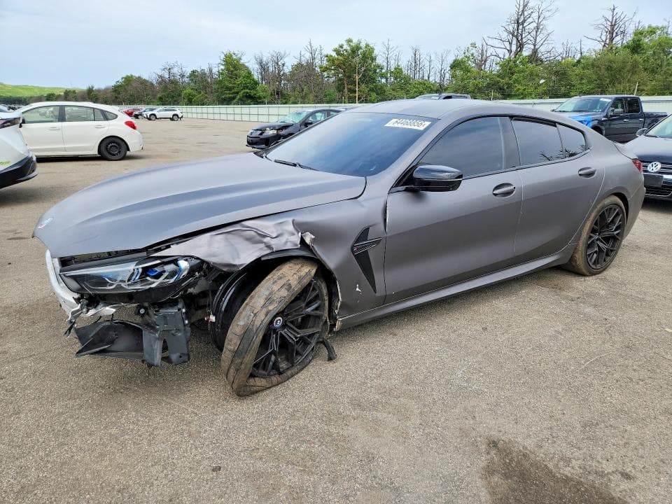 2023 BMW M8