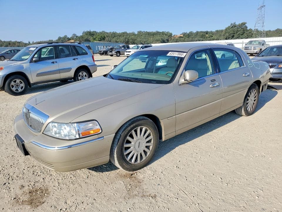 2005 LINCOLN TOWN CAR SIGNATURE