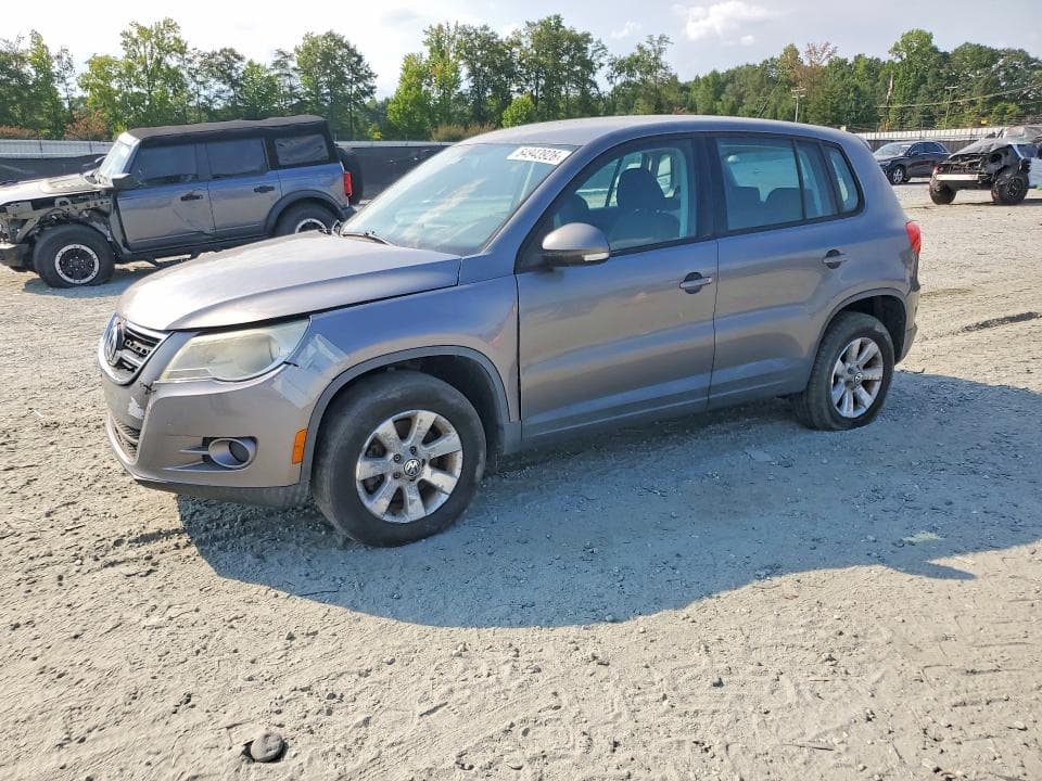 2010 VOLKSWAGEN TIGUAN S