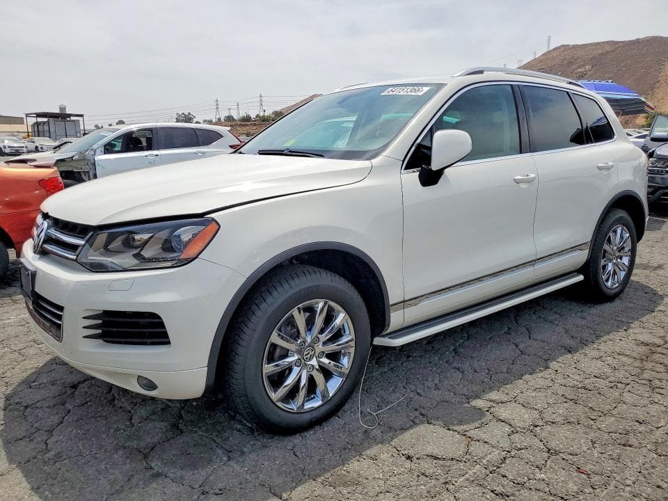 2011 VOLKSWAGEN TOUAREG V6