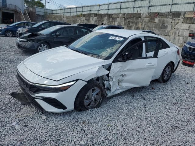 2024 HYUNDAI ELANTRA SE